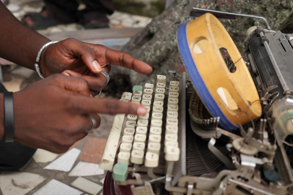 Keyboard Percussionist, Kinshasa. (c) Renaud Barret