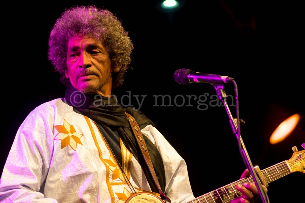 Ibrahim from Tinariwen onstage at Taragalte Festival 2017