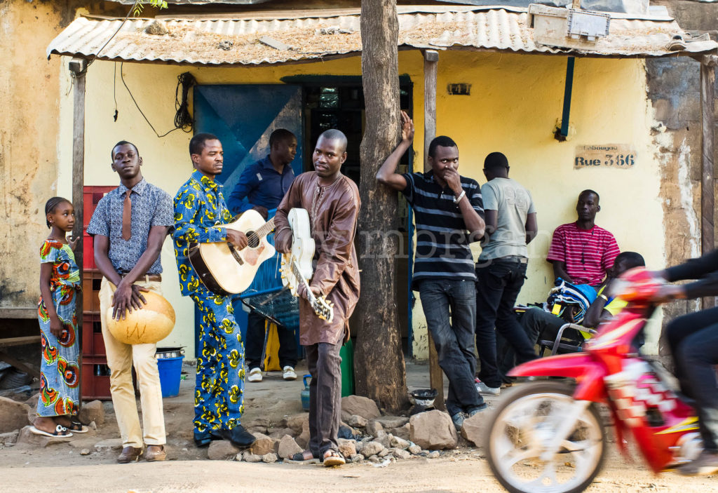 Songhoy Blues, rue 366, Laffiabougou, Bamako, Mali (L-R Nat, Oumar, Garba, Ali). Photo: Andy Morgan